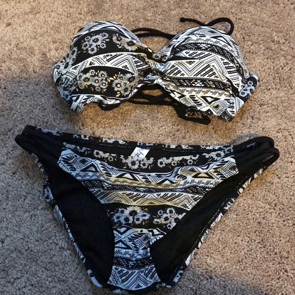 Strapless bikini